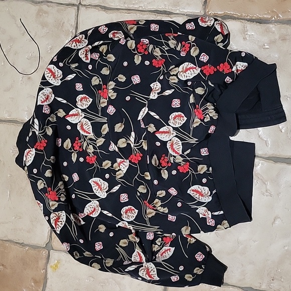 Sweater - Picture 2 of 2